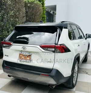 Toyota RAV4 2020 White