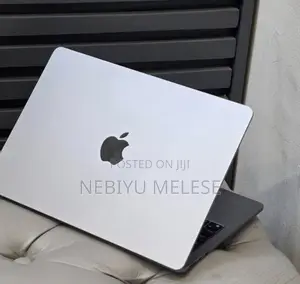 New Laptop Apple MacBook Air 2022 M2 8GB Apple M2 SSD 256GB