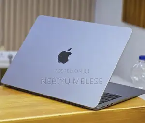 New Laptop Apple MacBook Air 2022 M2 8GB Apple M2 SSD 256GB