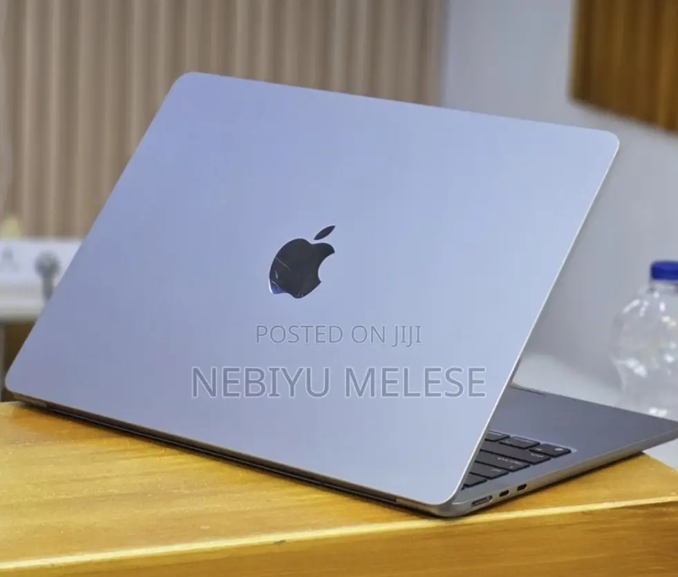 New Laptop Apple MacBook Air 2022 M2 8GB Apple M2 SSD 256GB