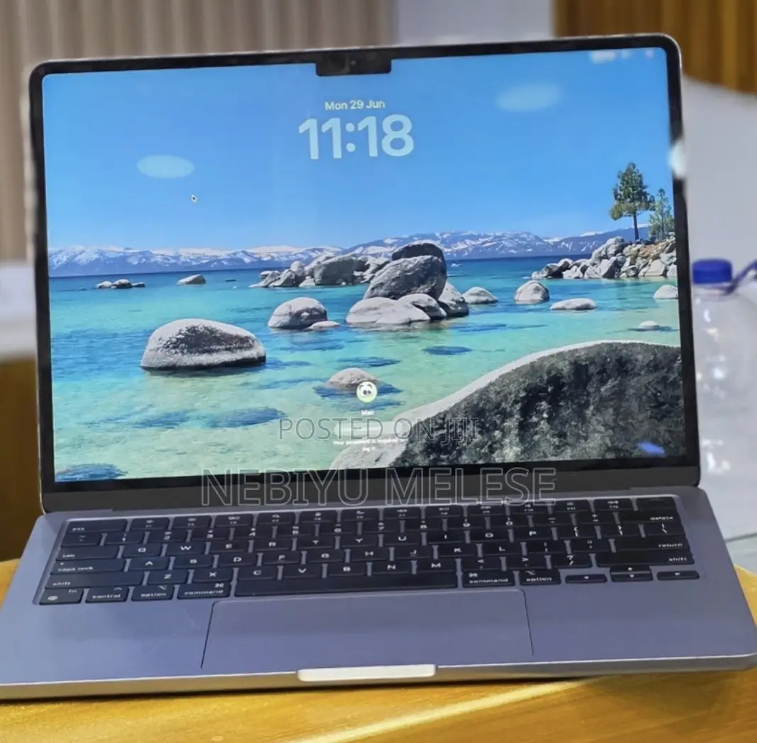 New Laptop Apple MacBook Air 2022 M2 8GB Apple M2 SSD 256GB