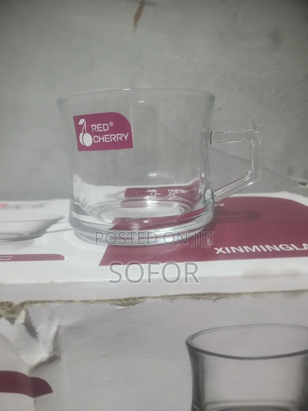 Red የውሀና የሻይ ብርጭቆ ከቡና ሲኒ ጋር( Water and Tea Glass With Coffee Cups)