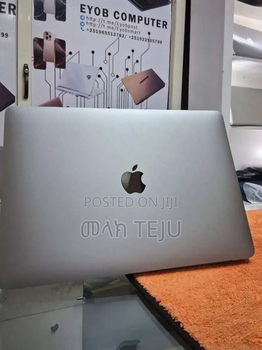 New Laptop Apple MacBook Pro 2021 M1 8GB Apple M1 SSD 256GB