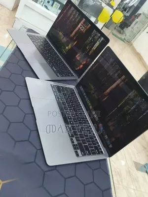 New Laptop Apple MacBook Pro 2021 M1 8GB Apple M1 SSD 256GB