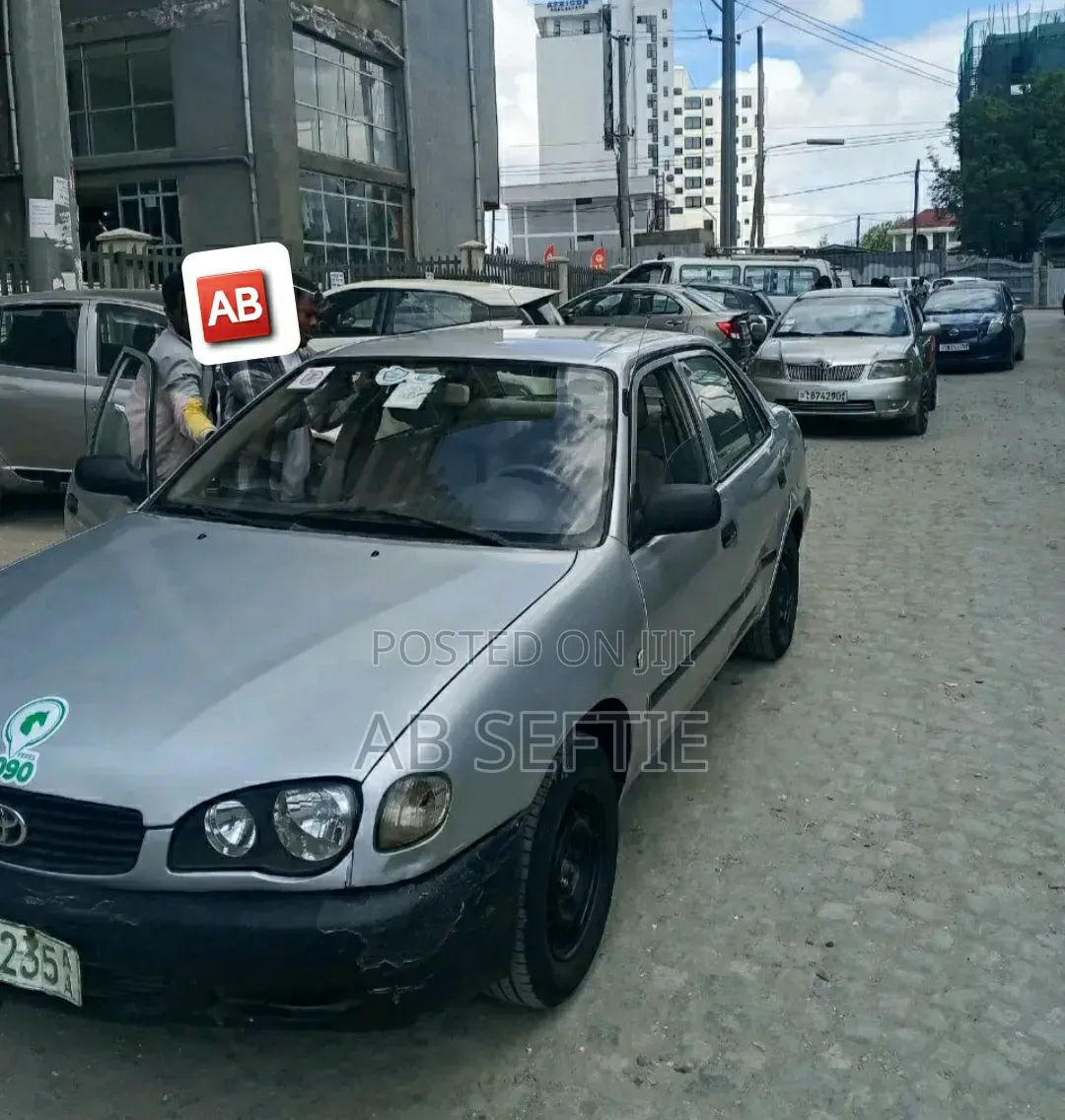 Toyota Corolla 2000 Silver