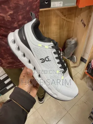 On Running Cloudsurfer (Light Grey):