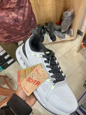 On Running Cloudsurfer (Light Grey):
