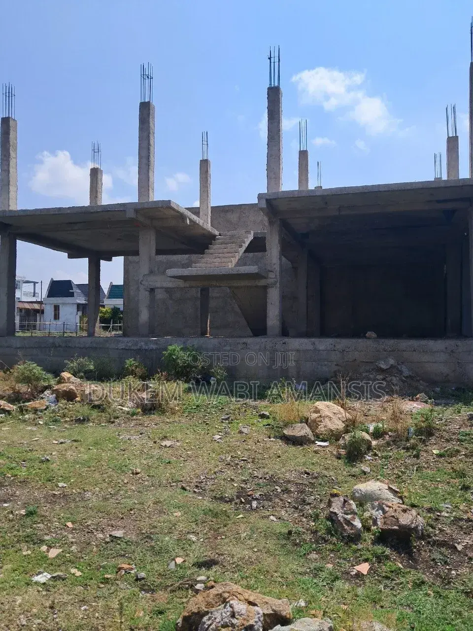 8bdrm Apartment in Dukem 140, East Shewa for sale