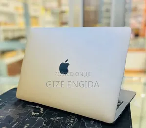 New Laptop Apple MacBook Pro 2022 M2 8GB Apple M2 SSD 512GB