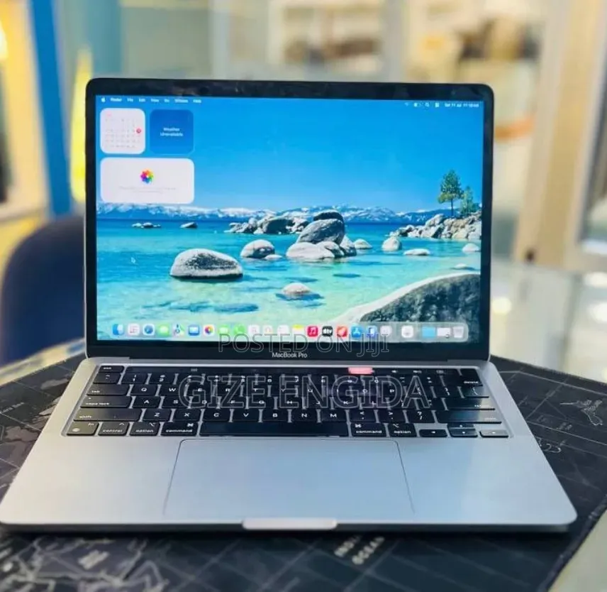 New Laptop Apple MacBook Pro 2022 M2 8GB Apple M2 SSD 512GB