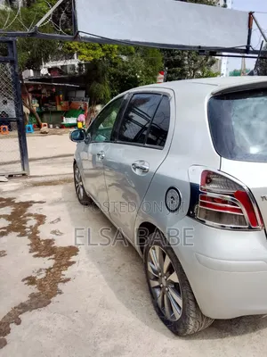 Toyota Yaris 2010 Silver