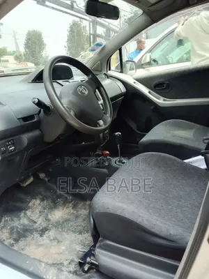 Toyota Yaris 2010 Silver