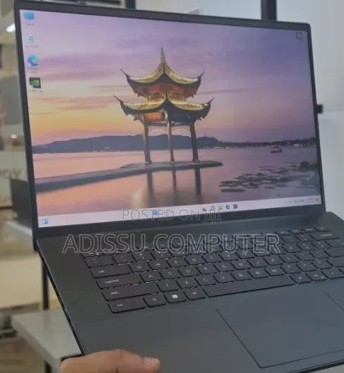 New Laptop Dell Inspiron 15 16GB Intel Core i7 SSD 512GB