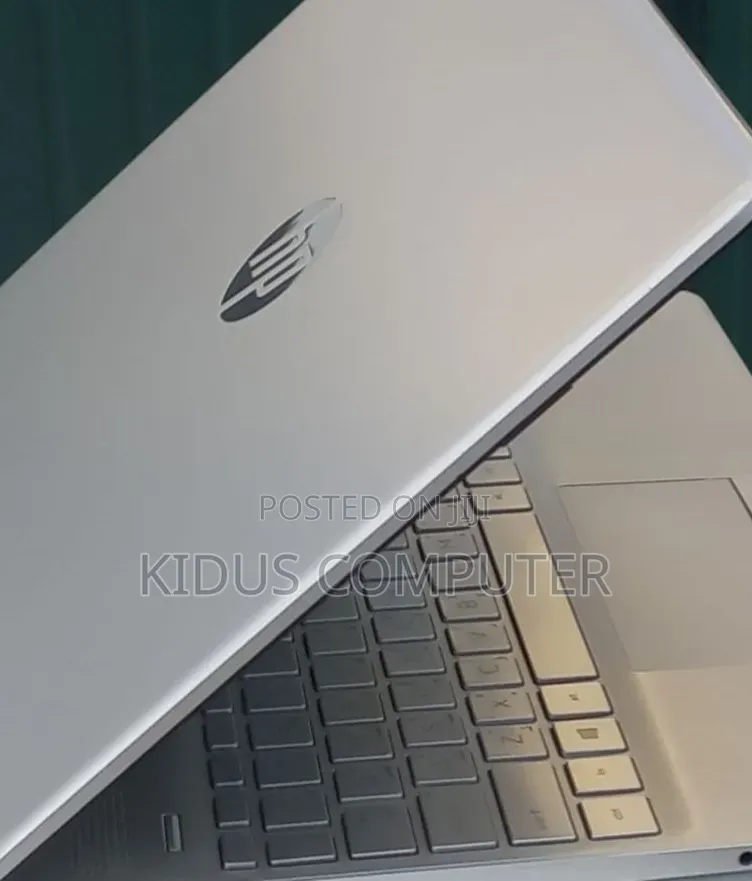 New Laptop HP Stream Notebook 8GB Intel Core i7 SSD 128GB