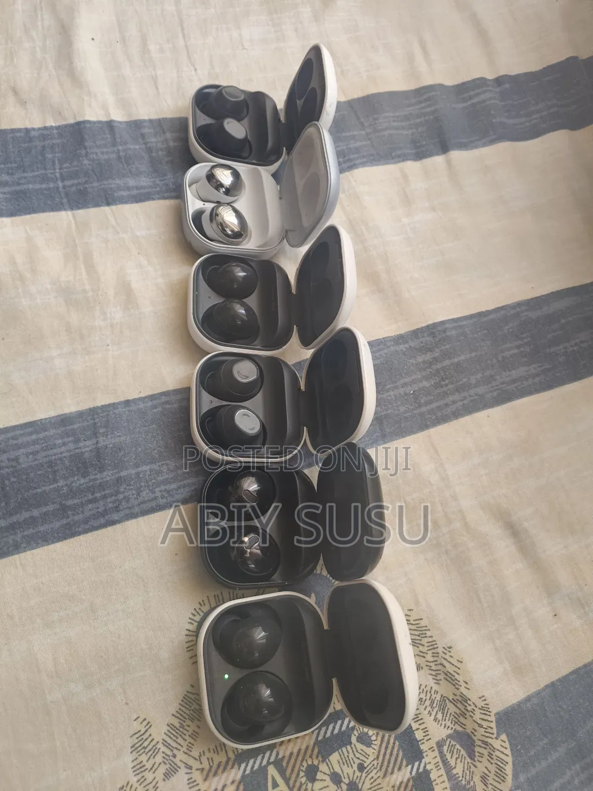 Samsung Galaxy Buds Pro Samsung Galaxy Buds FE