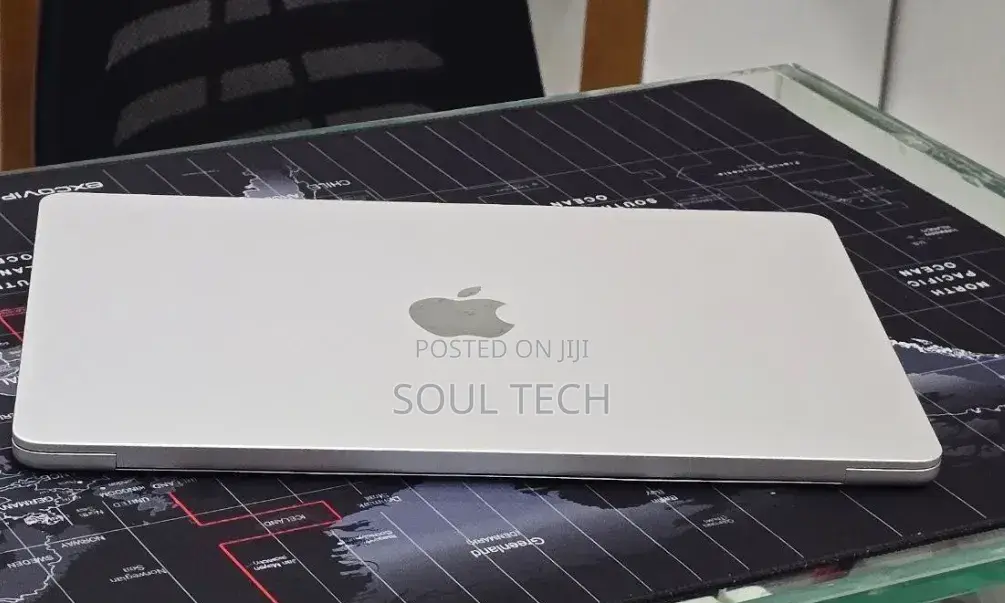 New Laptop Apple MacBook Air 2024 M3 16GB Apple M3 SSD 256GB