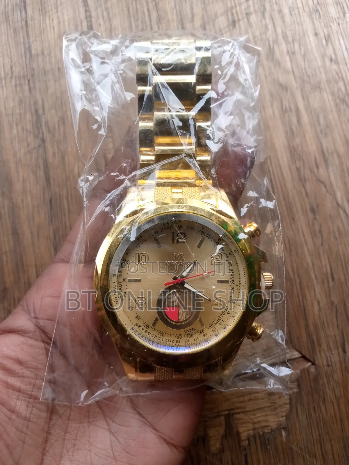 Elegant Gold Luxury Wristwatch – VANDROOS