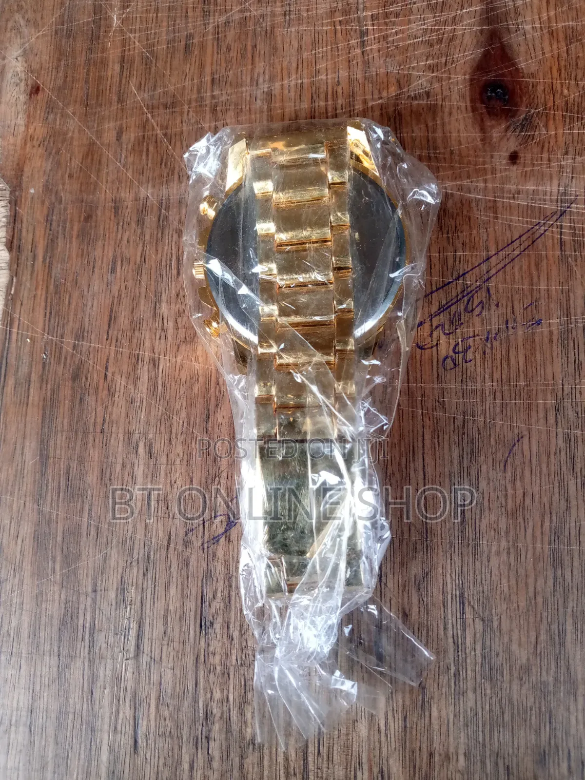 Elegant Gold Luxury Wristwatch – VANDROOS
