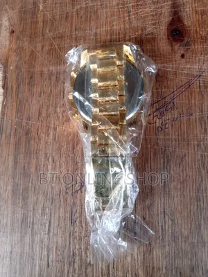 Elegant Gold Luxury Wristwatch – VANDROOS