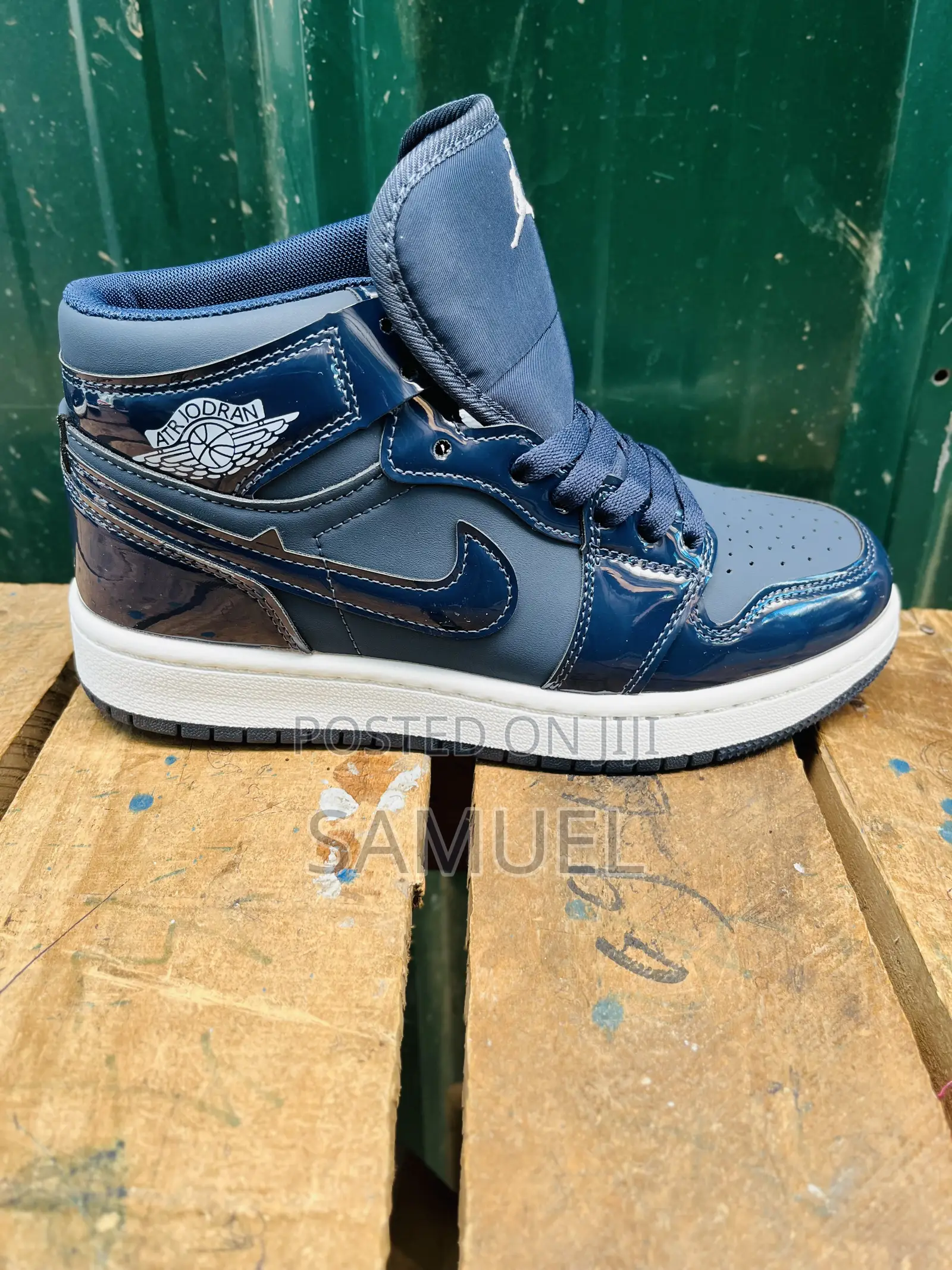 Nike Air Jordan 1