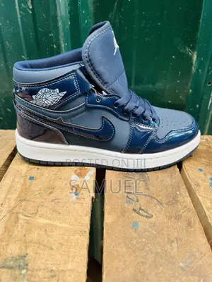 Nike Air Jordan 1