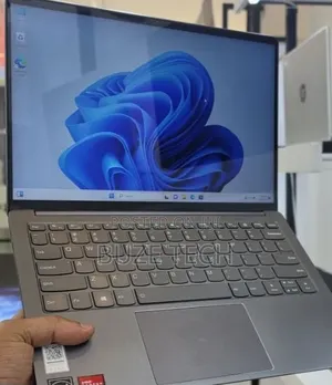 New Laptop Lenovo 16GB AMD Ryzen 7 SSD 512GB