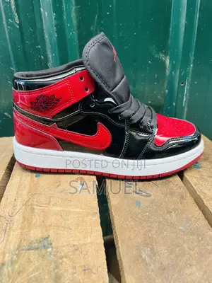Nike Air Jordan 1