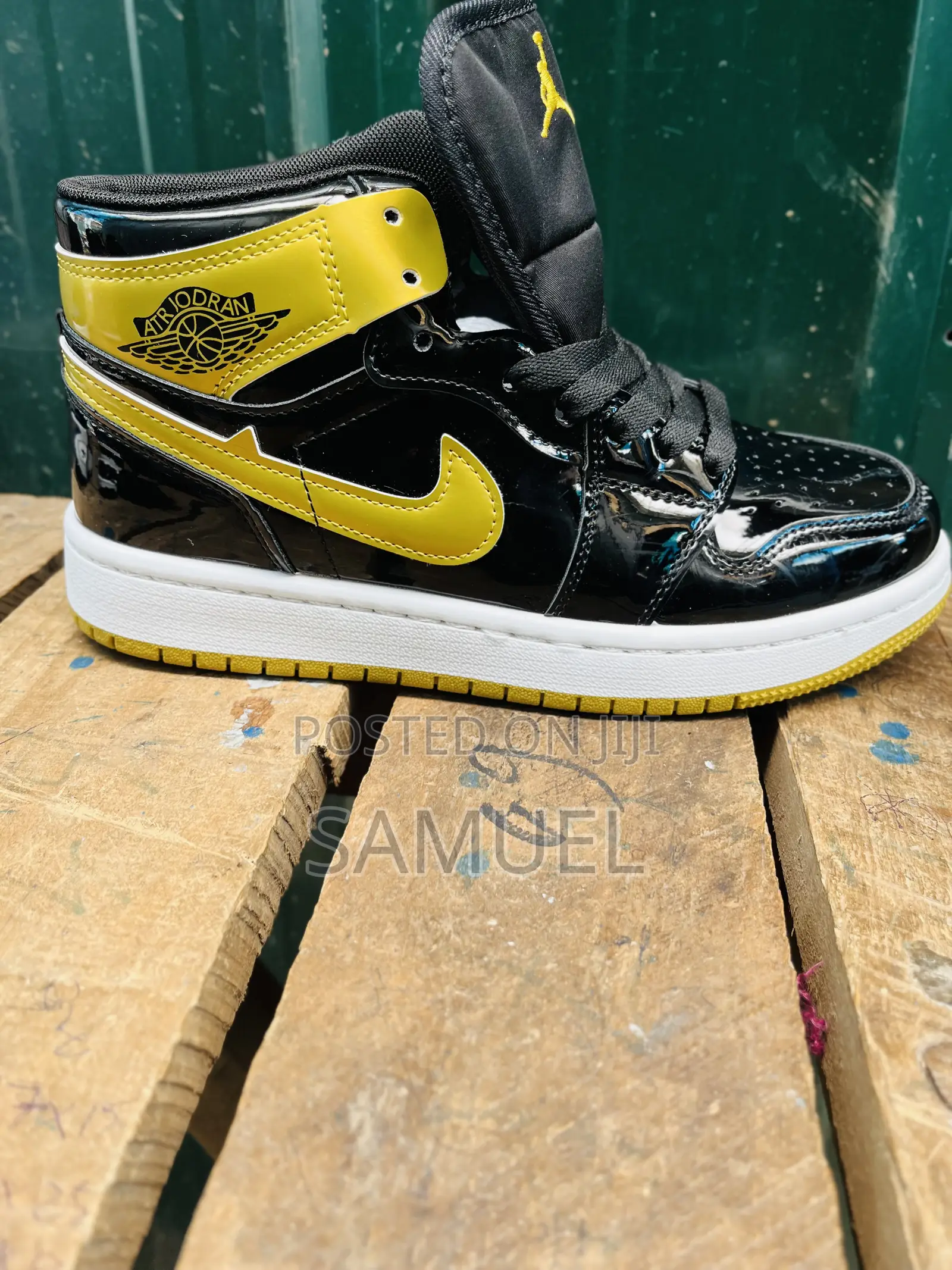 Nike Air Jordan 1