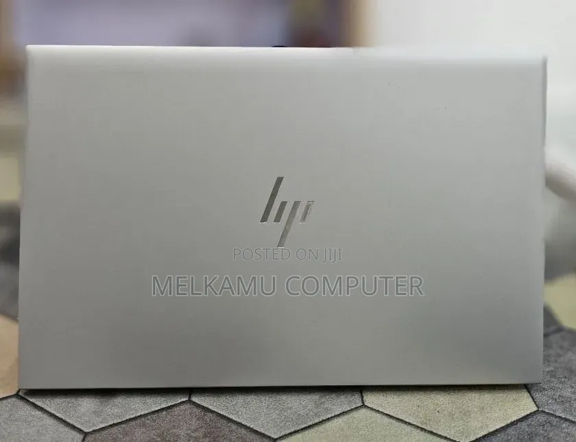 New Laptop HP ZBook Firefly G8 16GB Intel Core i7 SSD 512GB