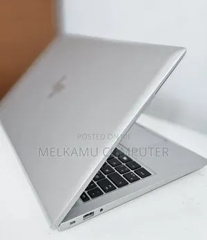 New Laptop HP ZBook Firefly G8 16GB Intel Core i7 SSD 512GB