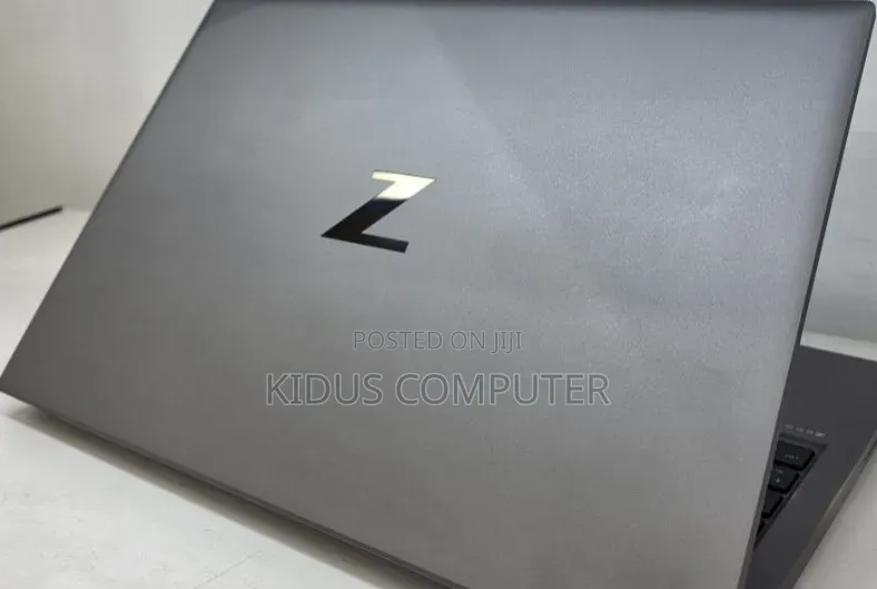 New Laptop HP ZBook Studio G8 16GB Intel Core i7 SSD 512GB