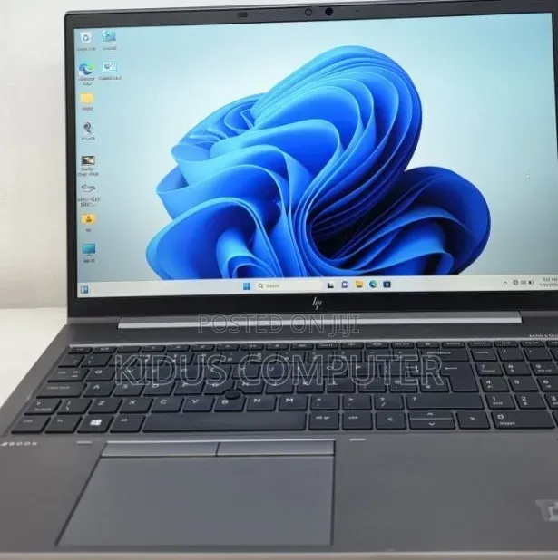 New Laptop HP ZBook Studio G8 16GB Intel Core i7 SSD 512GB