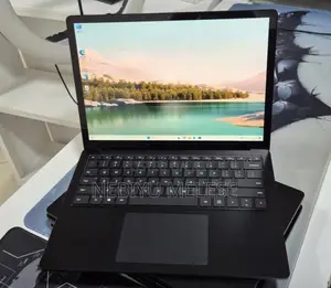 New Laptop Microsoft Surface 16GB Intel Core i5 SSD 256GB