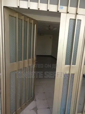 Furnished 4bdrm Villa in Bole for sale