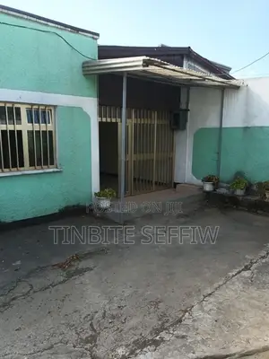 Furnished 4bdrm Villa in Bole for sale