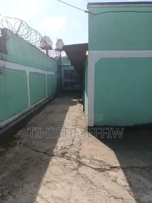 Furnished 4bdrm Villa in Bole for sale