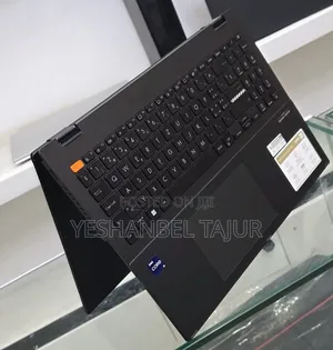 New Laptop Asus VivoBook 15 X505BA 16GB Intel Core i9 SSD 1T