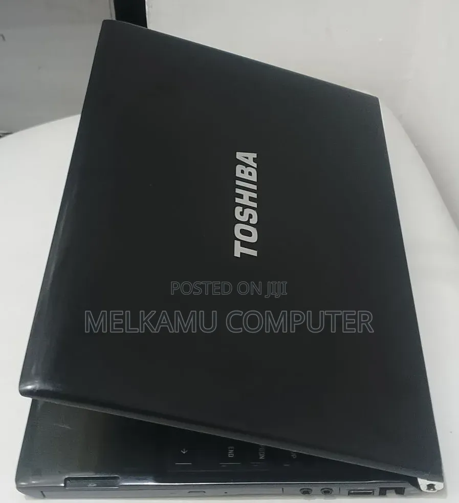 New Laptop Toshiba Satellite C55 4GB Intel Core i5 SSD 500GB