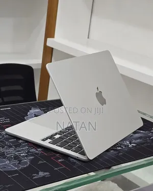New Laptop Apple MacBook Air 2024 M3 16GB Apple M3 SSD 256GB