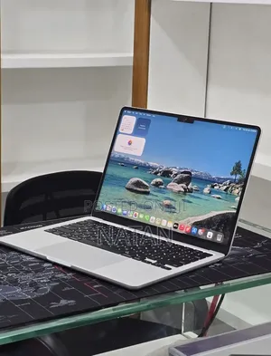 New Laptop Apple MacBook Air 2024 M3 16GB Apple M3 SSD 256GB