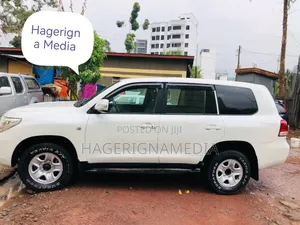 Toyota Land Cruiser 2009 White