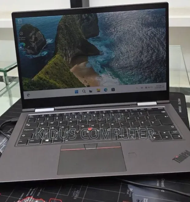 New Laptop Lenovo ThinkPad X1 Yoga 16GB Intel Core i7 SSD 512GB