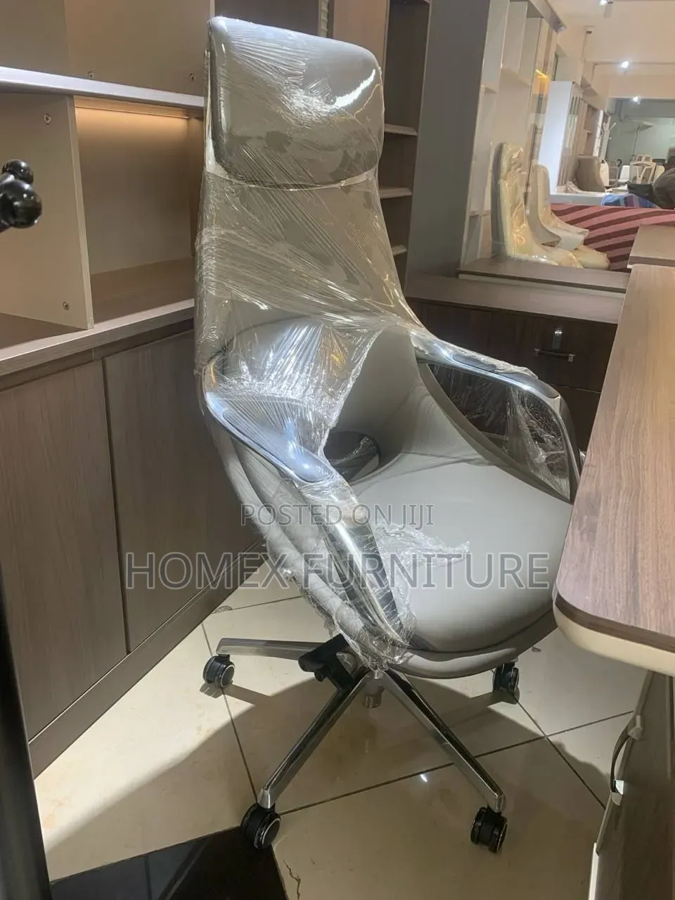 Swivel Leather Chair | የሚሽከረከር ወንበር