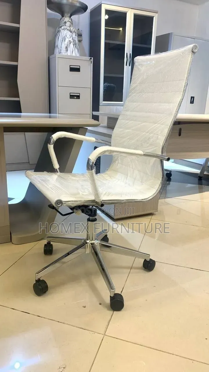 Swivel Leather Chair | የሚሽከረከር ወንበር