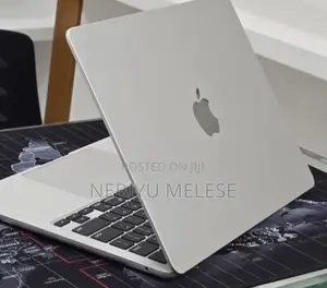 New Laptop Apple MacBook Air 2024 M3 16GB Apple M3 SSD 256GB