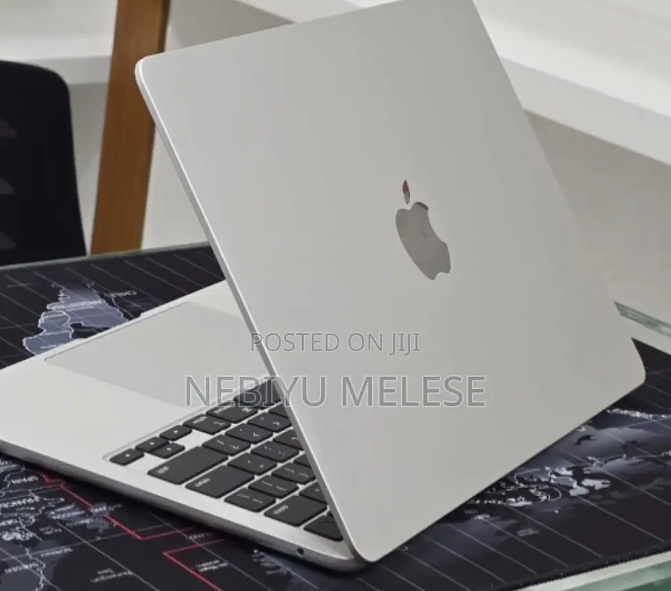 New Laptop Apple MacBook Air 2024 M3 16GB Apple M3 SSD 256GB