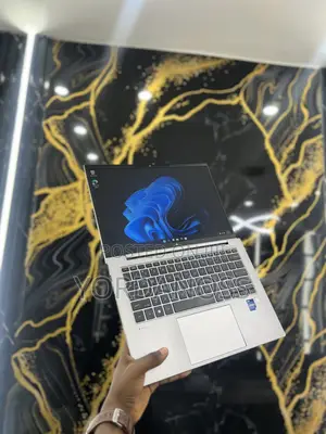 New Laptop HP ZBook Firefly 14 G10 16GB Intel Core i7 SSD 512GB