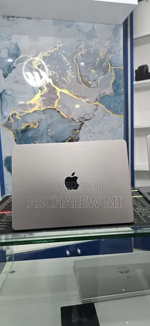 New Laptop Apple MacBook Air 2022 M2 16GB Apple M2 SSD 512GB