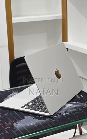 New Laptop Apple MacBook Air 2022 M2 8GB Apple M2 SSD 256GB