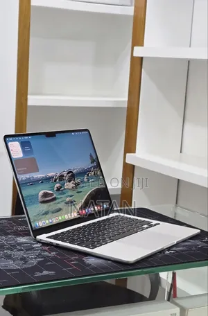 New Laptop Apple MacBook Air 2022 M2 8GB Apple M2 SSD 256GB